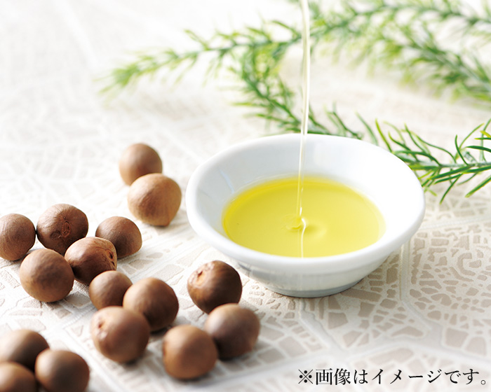 茶の実オイルや植物オイルで、しっとり感サポート