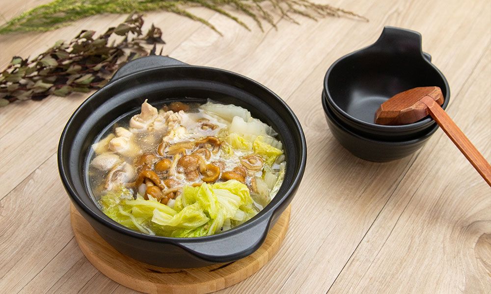 鶏肉と白菜のなめこ鍋